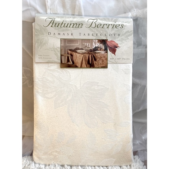 AUTUMN BERRIES IVORY WHITE DAMASK TABLECLOTH AND CHAIR COVER SET - Picture 3 of 10